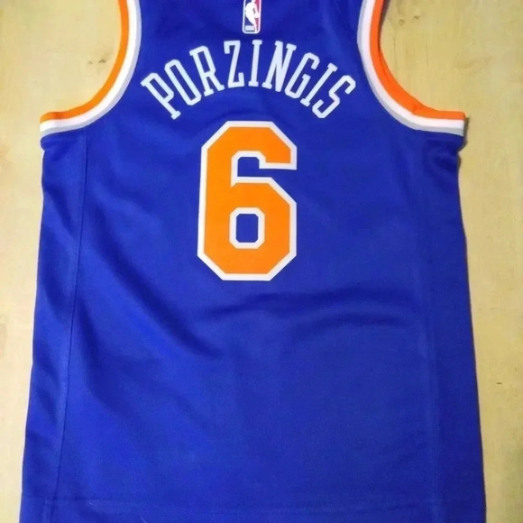 New York Knicks Jersey #6 Porzingas Nike YOUTH Large - Picture 4 of 4